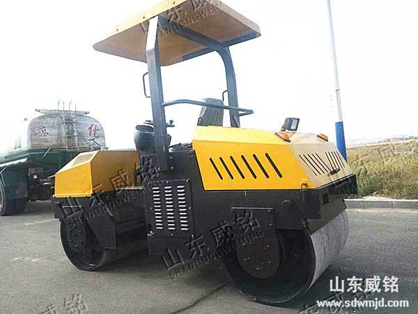 快來了解什么樣的地面適合用振動式壓路機(jī)